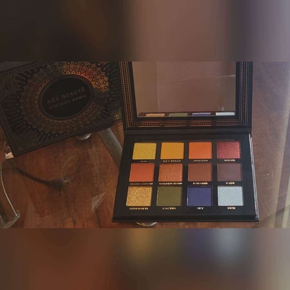 Ace Beaute Vintage Dawn Palette